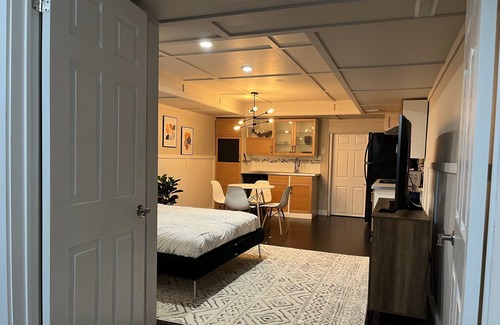 Erin Mills Apartment | Cozy Studio Retreat