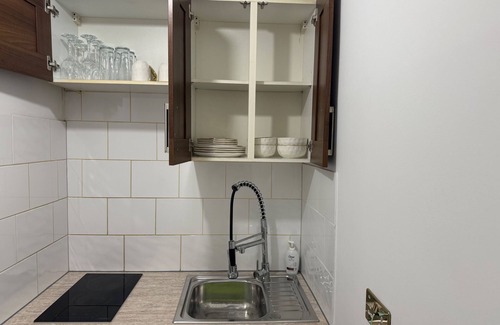 Selhurst Apartment | Cozy Studio Retreat in Croydon