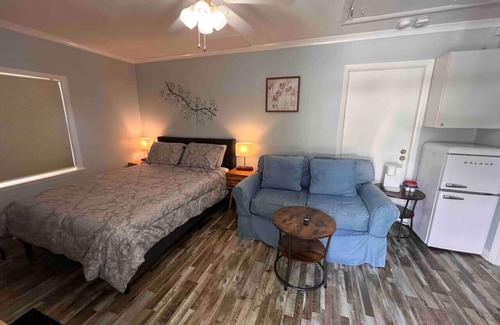 Beaufort Condo | Cozy Studio Retreat. Pets are allowed
