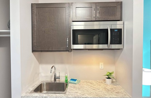 Ontario Center Apartment | Cozy Studio, Safe & Private