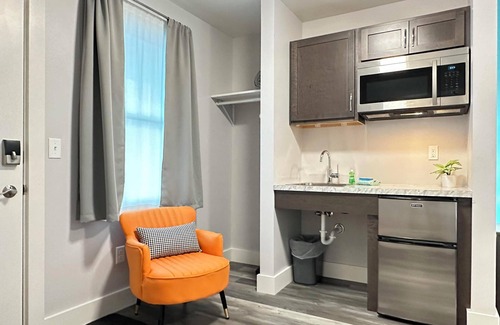 Ontario Center Apartment | Cozy Studio, Safe & Private