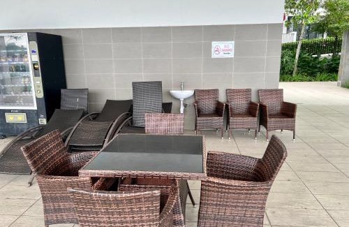Seri Kembangan Apartment | Cozy Studio Sk 1 Residence for 4 pax UPM Mines Serdang