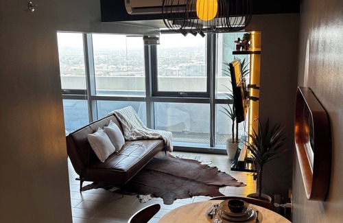 Bagumbayan Condo | Cozy Studio unit with mountain view