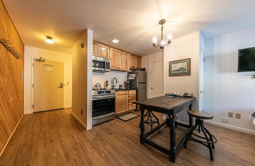 Truckee Condo | Cozy Studio w/Kitchen #112 at Donner Lake Village