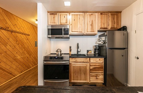 Truckee Condo | Cozy Studio w/Kitchen #112 at Donner Lake Village