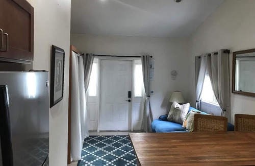 Coral Shores Apartment | Cozy studio w/pool and jacuzzi close to beach!