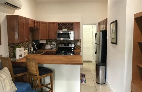 Coral Shores Apartment | Cozy studio w/pool and jacuzzi close to beach!