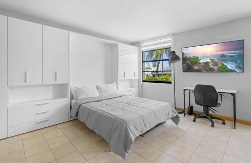Flamingo/Lummus Apartment | Cozy studio, walk to the beach, restaurants, bars