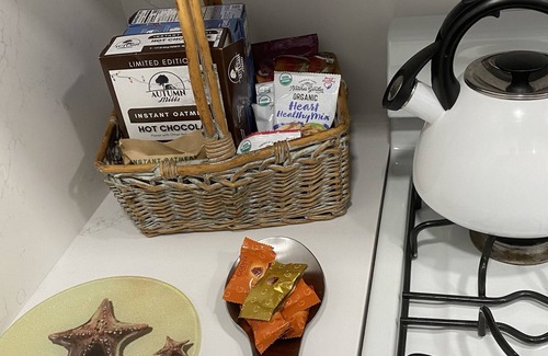 Greenacres Apartment | Cozy Studio with Kitchen, 10 mins from PB Airport