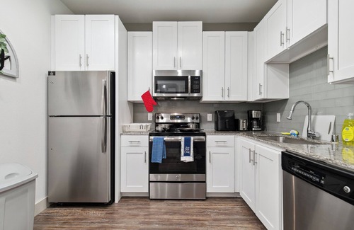 Legacy Park Apartment | Cozy studio with fitness room and WiFi in charming Plano