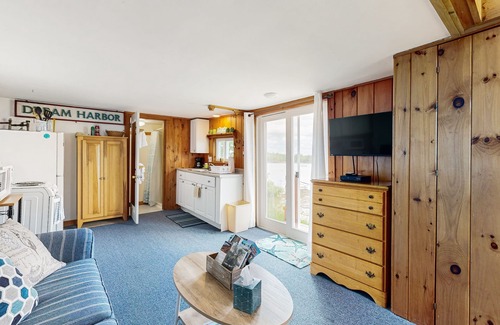 Surry House | Cozy Studio with Lofted Sleeping Space and Great Water View