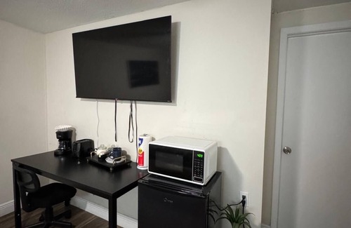 Pinecrest West Park Apartment | Cozy Studio with Microwave, Mini Fridge & Coffee Maker, Perfect for Short Stays!