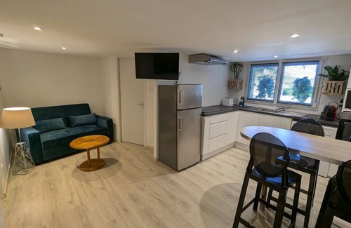 Dinoze Apartment | Cozy studio with terrace near Epinal, parking included