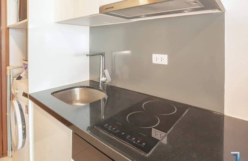 Pratumnak Hill Condo | Cozy studio with 2 swimming pools and sea view