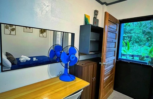 Catangnan Apartment | Cozy studio with WiFi and AC in General Luna, Siargao Room B