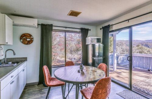 Ahwahnee Apartment | Cozy Studio with Well-Being Retreat Near Yosemite!