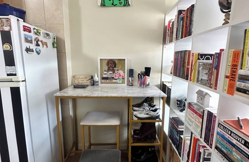 Mapleton Apartment | Cozy studio with WiFi and AC in Brooklyn just steps from N train