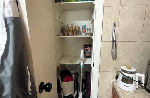 Mapleton Apartment | Cozy studio with WiFi and AC in Brooklyn just steps from N train
