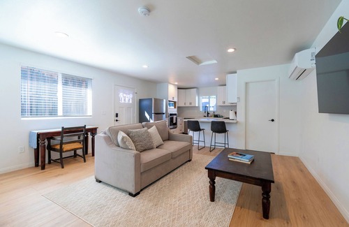 South Redlands Apartment | Cozy studio with WiFi and AC in enchanting Redlands