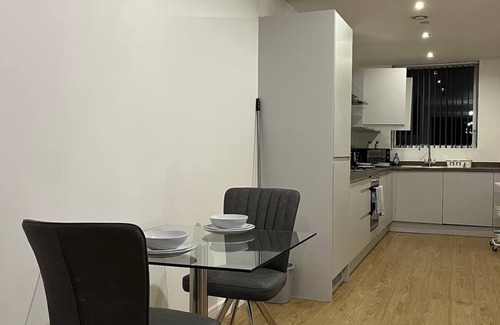 Cheetham Hill Apartment | Cozy Stylish Apt MCR City Centre
