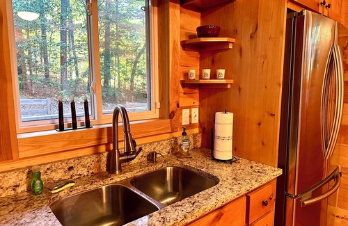 Murphy Cabin | Cozy, Stylish CABIN Near Blue Ridge, Murphy, Blairsville; HOT TUB; FIRE PIT