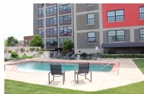 Downtown St. Louis Apartment | Cozy Stylish Downtown Loft Near Busch Stadium