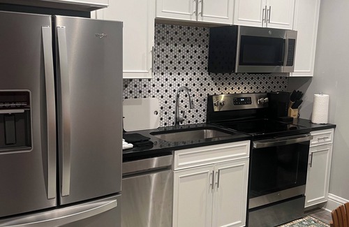 Pascagoula Apartment | Cozy Stylish Executive Studio, Great Downtown Pascagoula Location