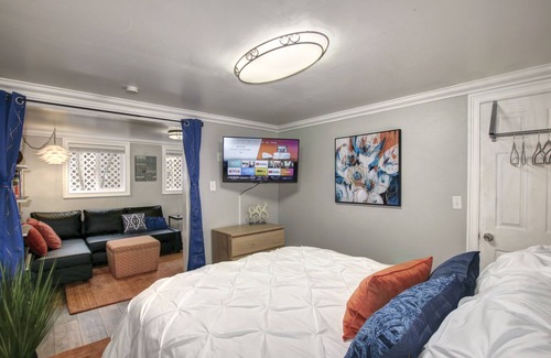 Arden-Arcade Apartment | Cozy & Stylish Guest Suite- Centrally Located!