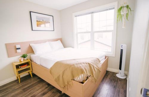 Regina Apartment | Cozy & Stylish Laneway suite