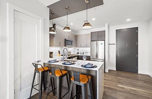 Constable Hook Condo | Cozy Stylish retreat - NYC & NWK w/free parking