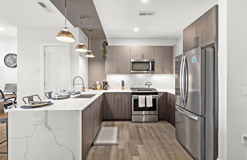 Constable Hook Condo | Cozy Stylish retreat - NYC & NWK w/free parking