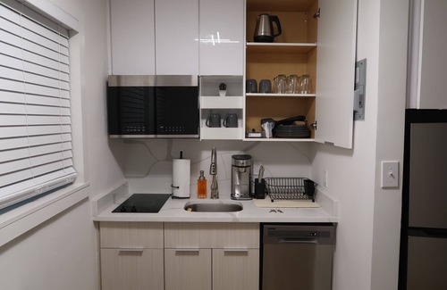 Brookwood Apartment | Cozy/Stylish Studio Apt off of Peach Tree Street