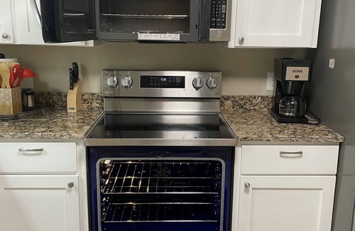 Drayton House | Cozy suburban home only 5 mins from downtown Spartanburg.