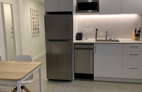 Vancouver South House | Cozy Suite in Vancouver’s Oakridge Area