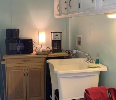 Willoughby Spit Apartment | Cozy Suite - Pet friendly, Beach Side apts