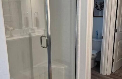 Visalia House | Cozy Suites in a New House!
