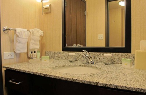 Iowa River Landing House | Cozy suites near downtown Iowa City and UI