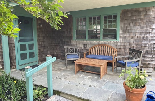 Nonquitt Cottage | Cozy Summer Cottage in Nonquitt Beach Community