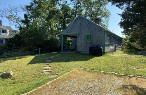 Nonquitt Cottage | Cozy Summer Cottage in Nonquitt Beach Community