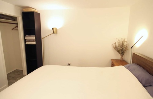 Grandview-Woodland House | Cozy Sunrise Suite in hip East Van neighbourhood