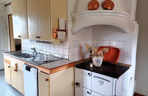 Ed House | Cozy swedish House, 3 bedrooms, nature, WIFI, near the lake, rowing boat