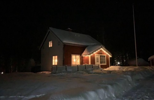Ramsele House | Cozy swedish house with fireplace & big garden