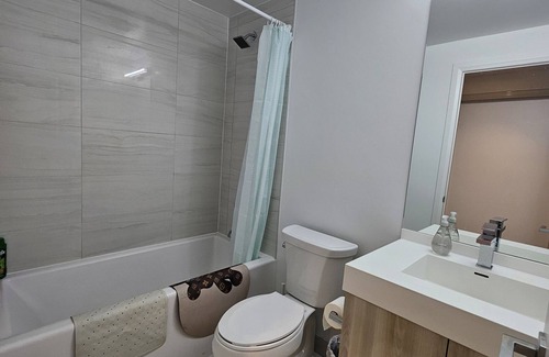 Cabbagetown South Condo | Cozy Sweet 1Br Condo In Center Of Dowontown Toronto