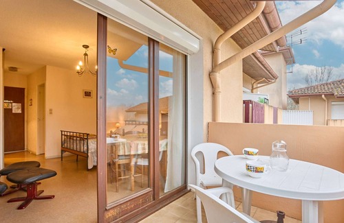 Barbotan-les-Thermes Apartment | Cozy T1 bis apartment with balcony and parking, perfect for 2 guests