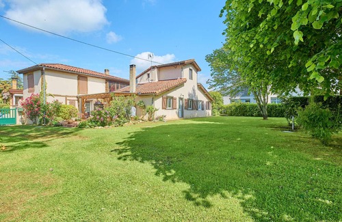 Cazaubon House | Cozy T3 house with free WiFi, 2 fireplaces, for 2-4 guests