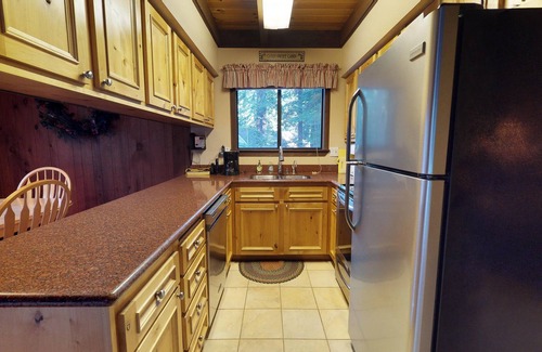 Kingswood Estates Cabin | Cozy Tahoe Cabin