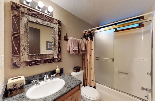 Kingswood Estates Cabin | Cozy Tahoe Cabin