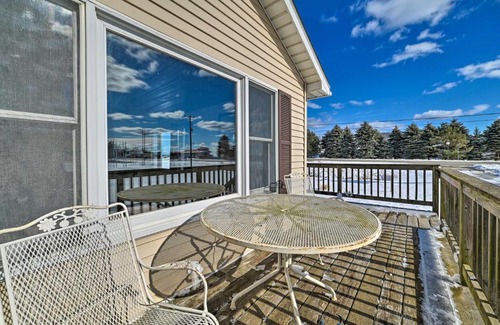 Tawas City House | Cozy Tawas City Home with Views of Lake Huron!