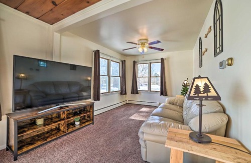 Tawas City House | Cozy Tawas City Home with Views of Lake Huron!