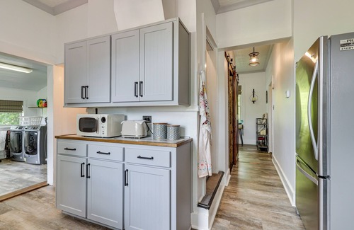 Winchester House | Cozy Tennessee Abode w/Private Hot Tub & Fire Pit